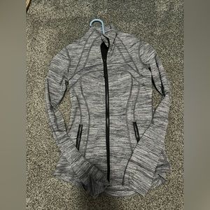 FLASH SALE lululemon define jacket size 4